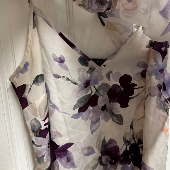 White House Black Market Floral Sleeveless Blouse - Purple and Cream - Picture 3 of 11